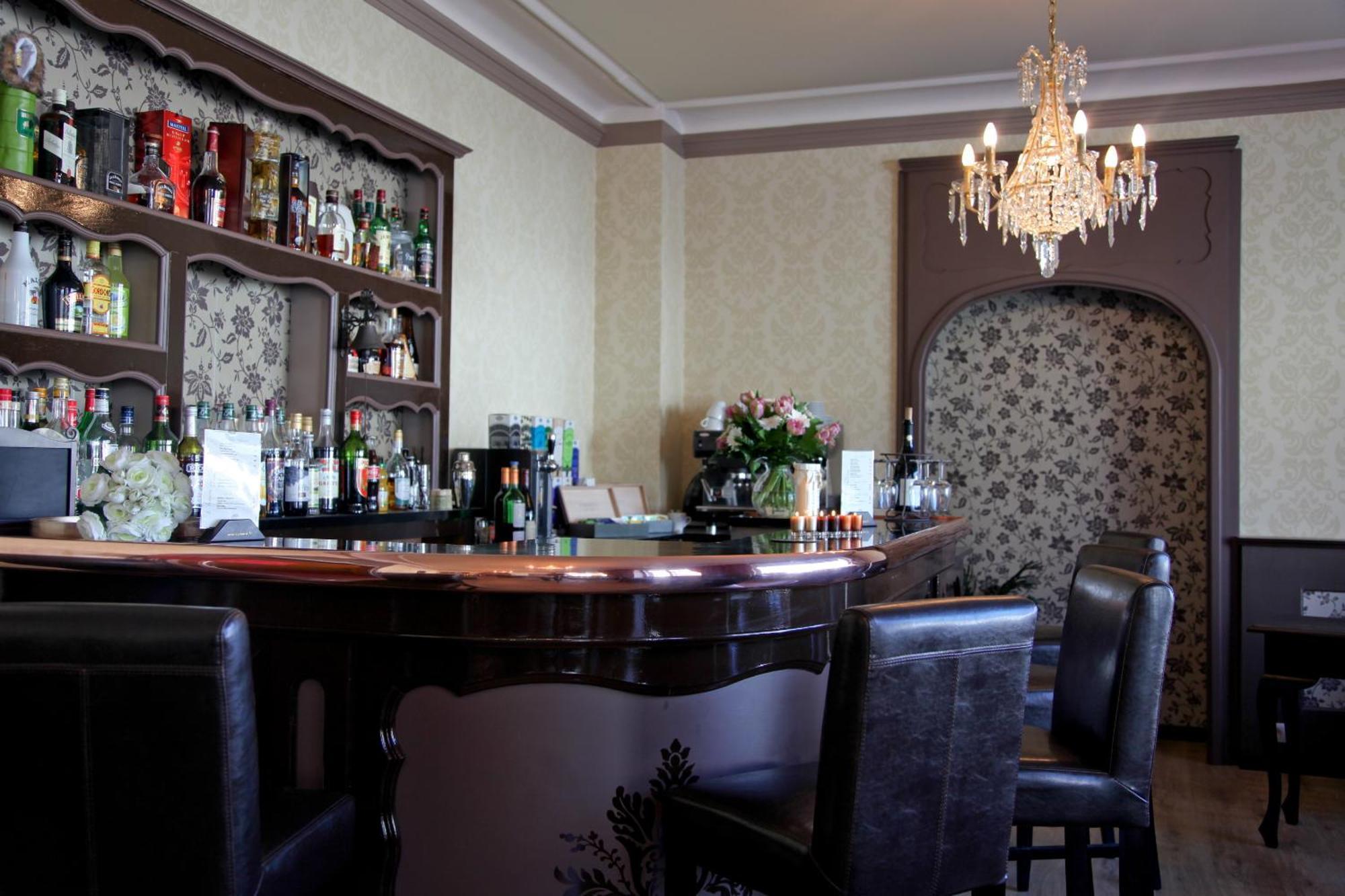 Logis Hotel Des Bains Жерарме Экстерьер фото