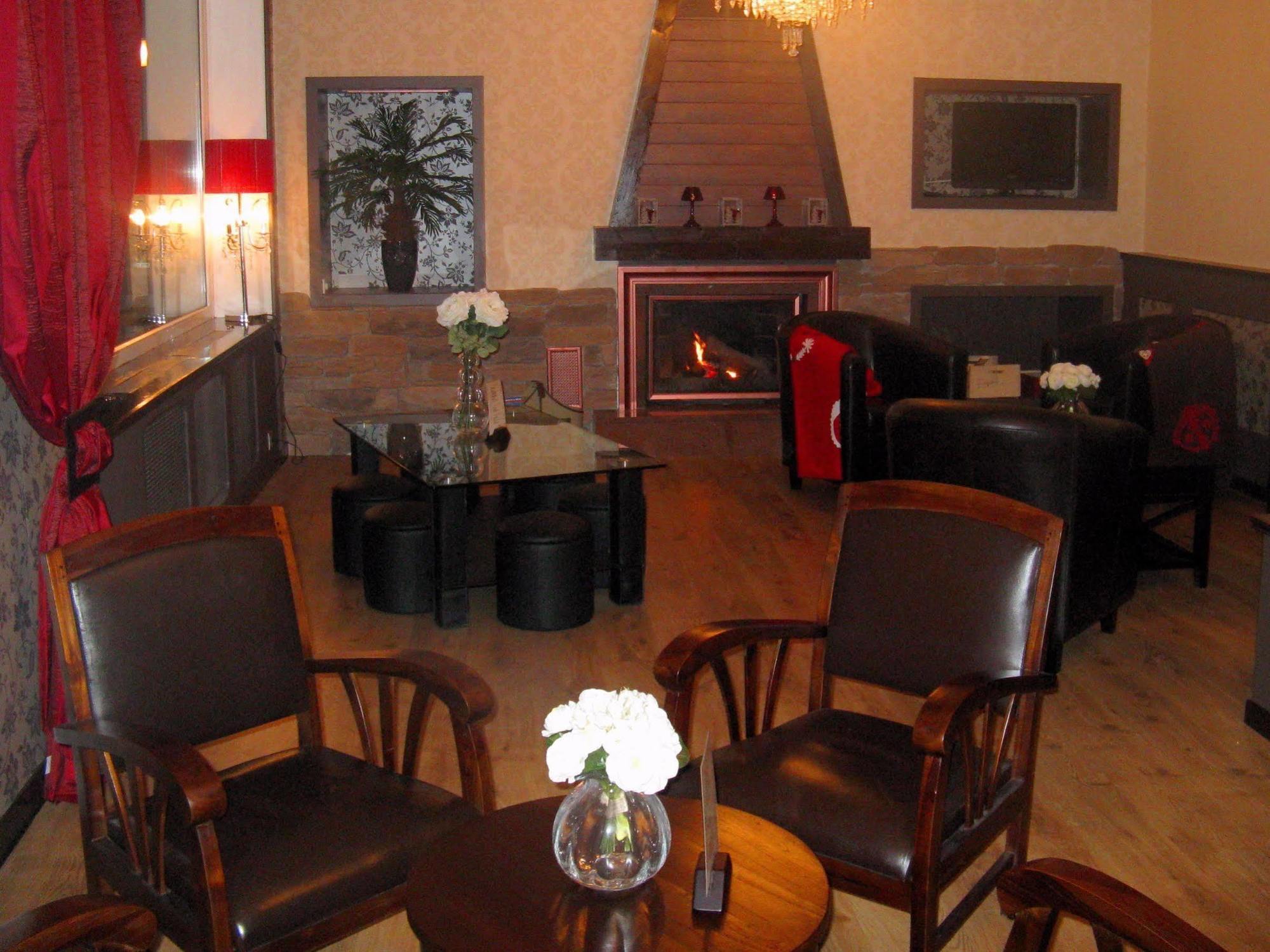 Logis Hotel Des Bains Жерарме Экстерьер фото