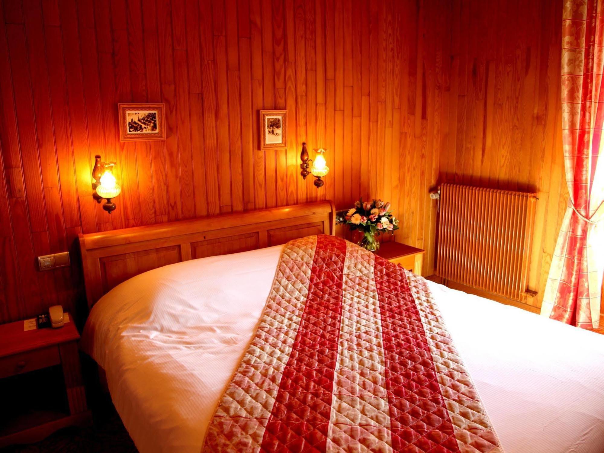 Logis Hotel Des Bains Жерарме Экстерьер фото