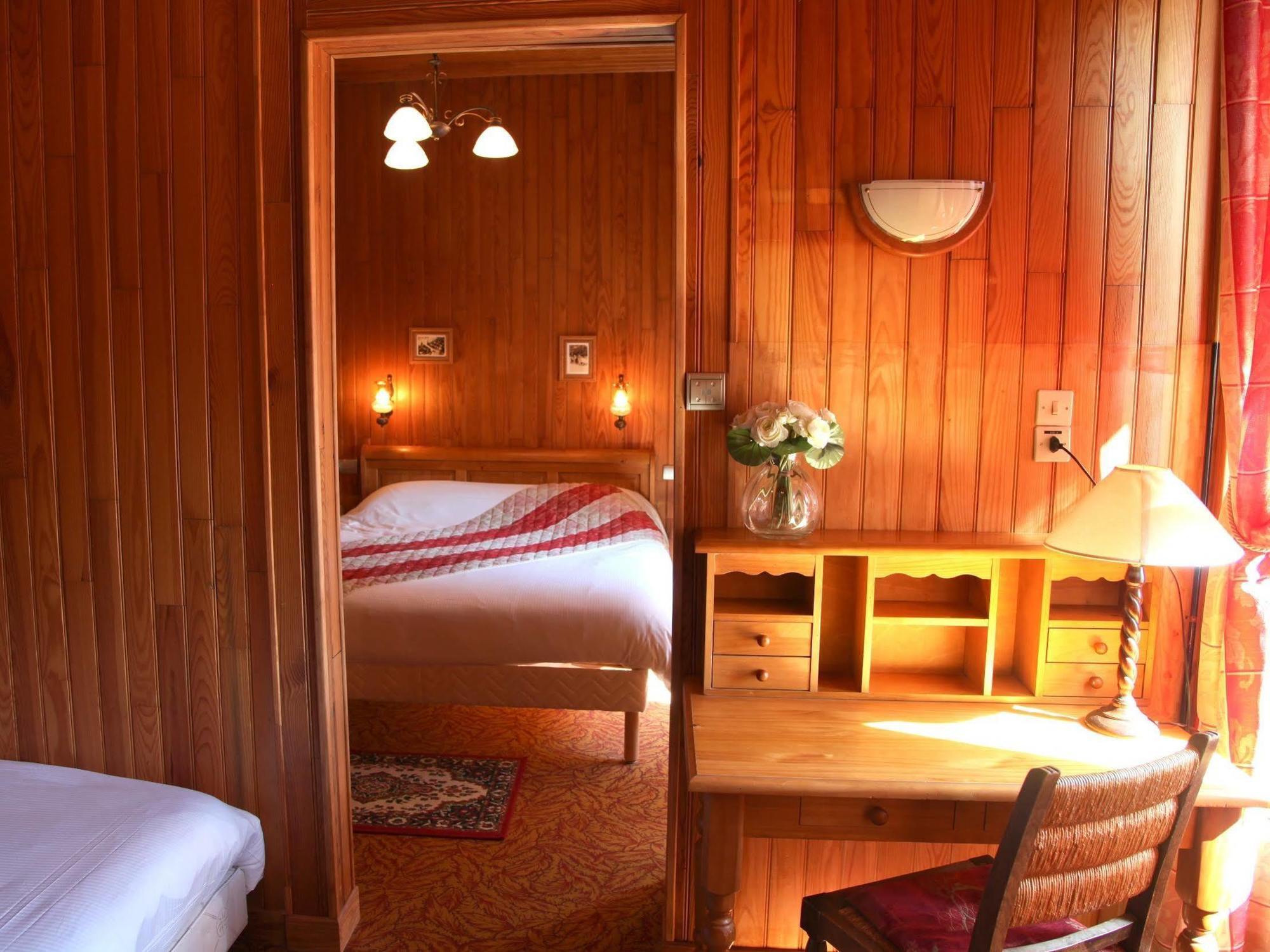 Logis Hotel Des Bains Жерарме Экстерьер фото